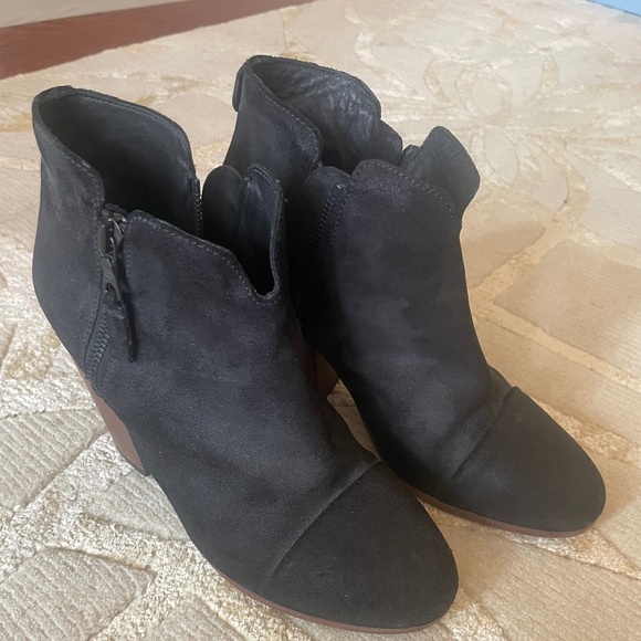 Black suede booties from rag and bone - Picture 1 of 8